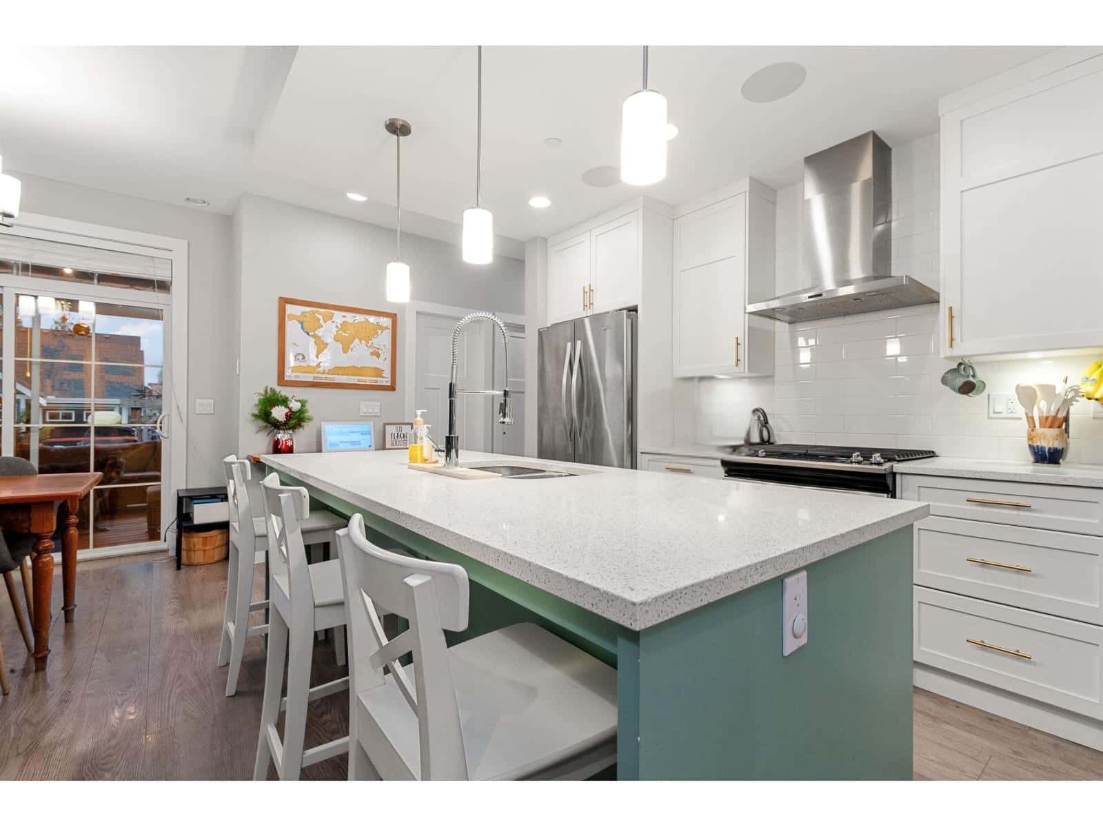 Chilliwack — Chilliwack - Photo 5 of 24