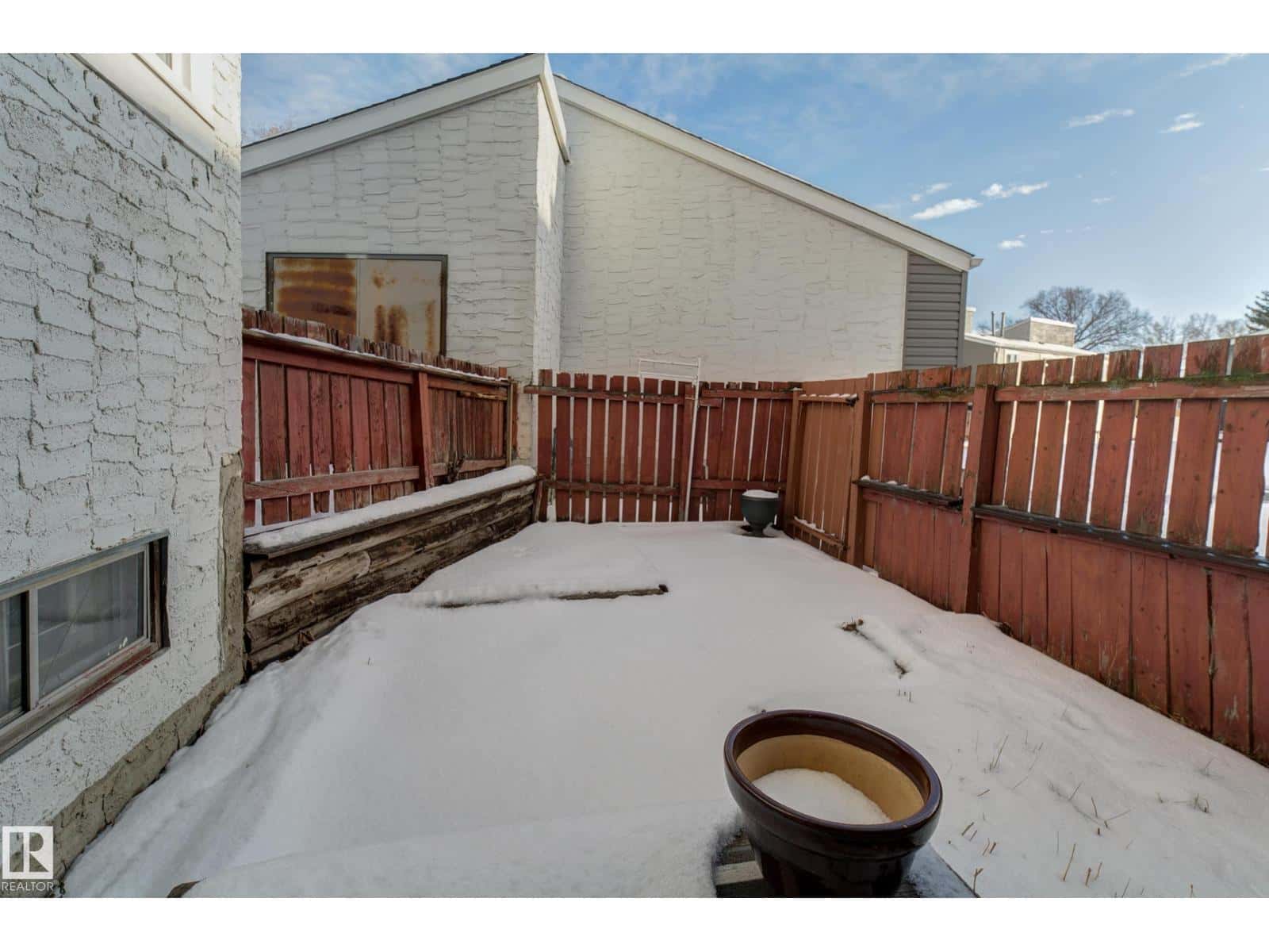 Edmonton — Edmonton - Photo 3 of 38