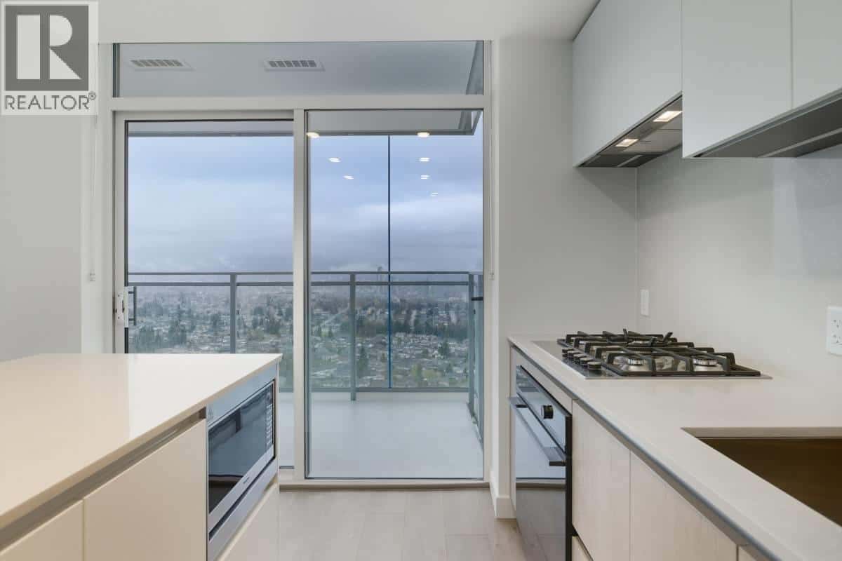 Burnaby — Burnaby - Photo 3 of 17