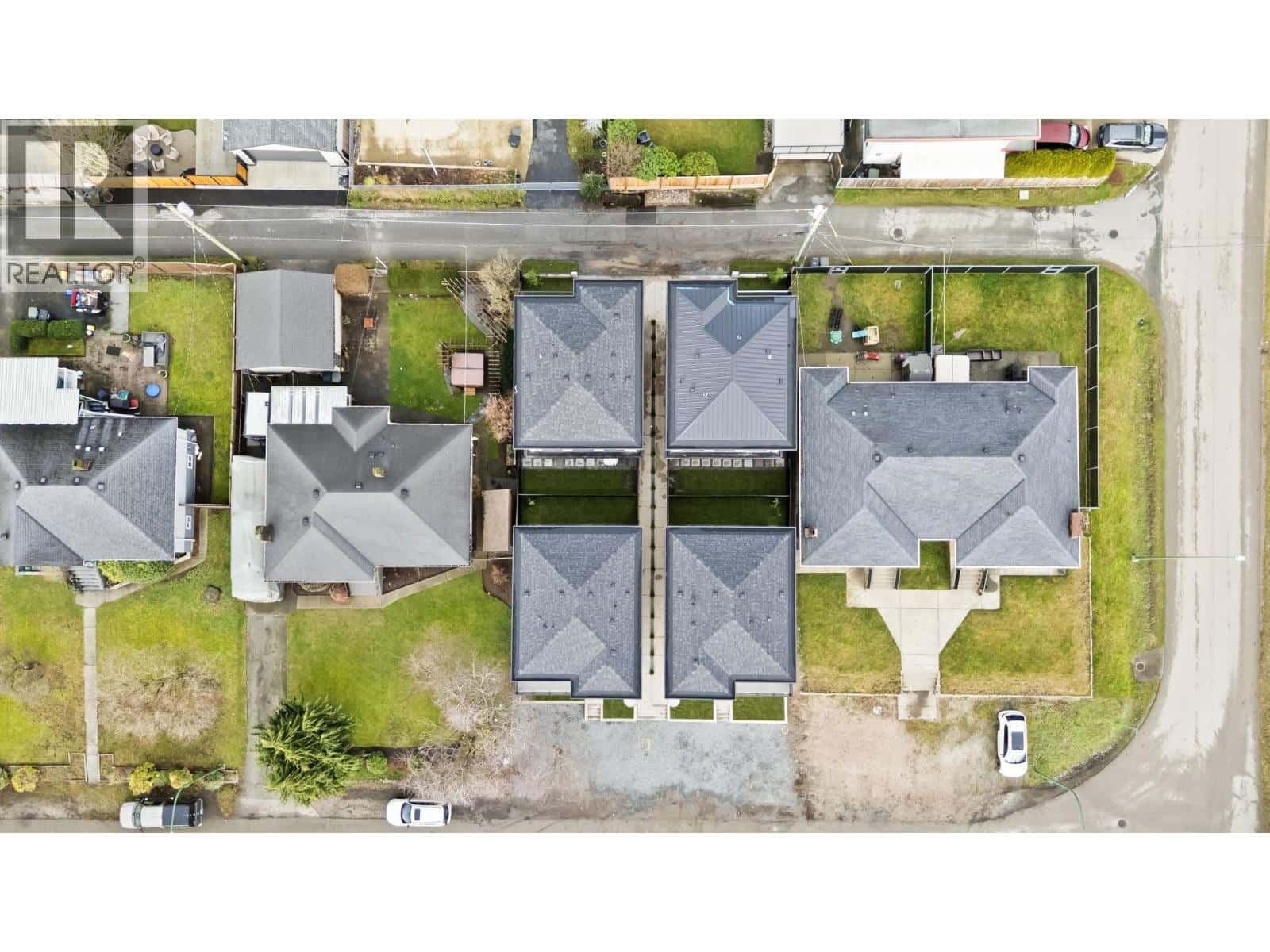 1 3881 HURST STREET — Burnaby, British Columbia - Photo 3 of 40