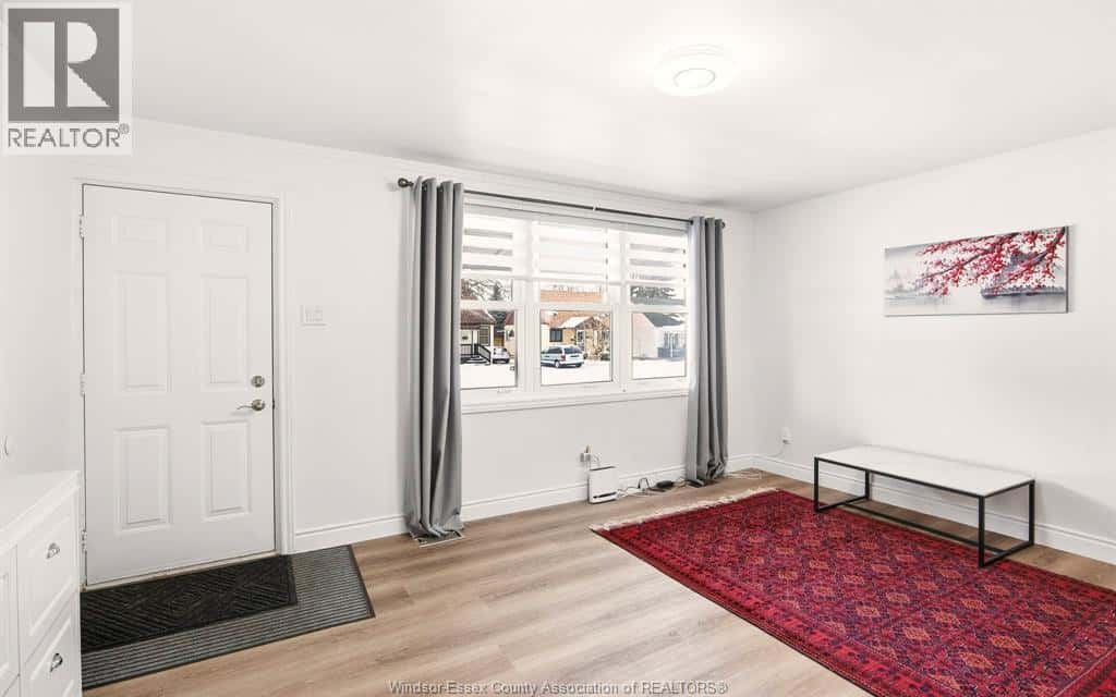 Windsor — Windsor - Photo 4 of 26