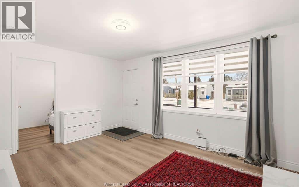 Windsor — Windsor - Photo 5 of 26