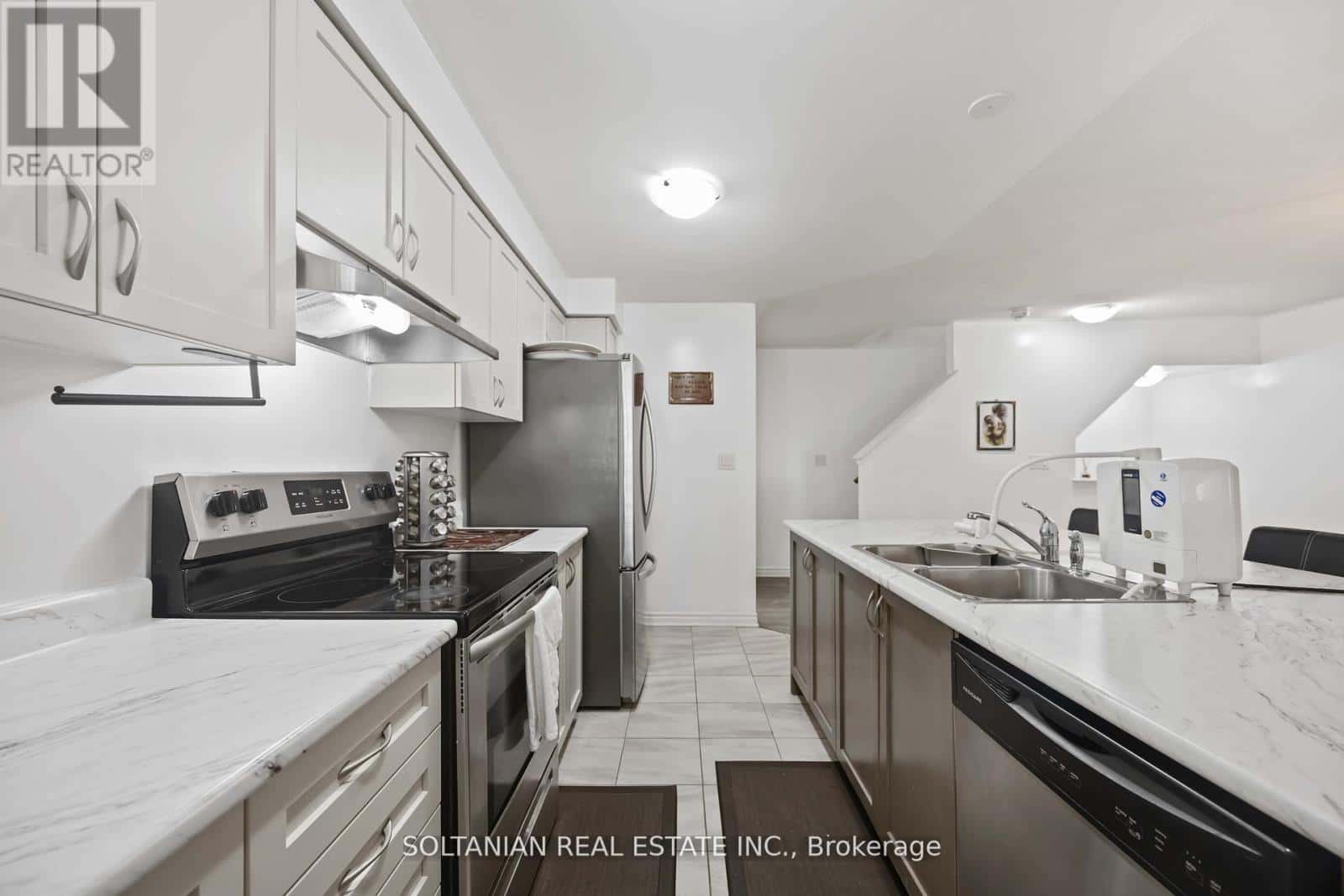 1103 SILK STREET — Pickering - Photo 4 of 35