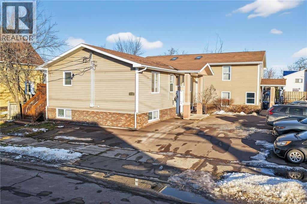 17 Cedar Street — Moncton - Photo 5 of 34