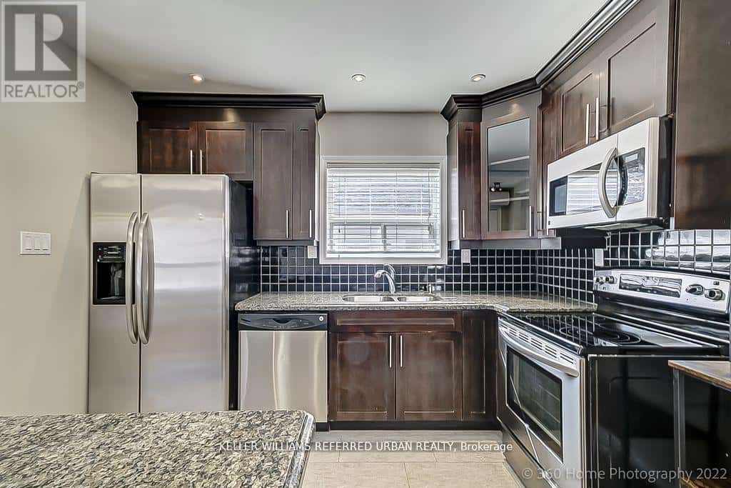 MAIN - 554 CALEDONIA ROAD — Toronto (Caledonia-Fairbank) - Photo 4 of 24