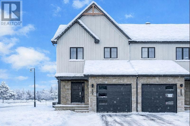 217 PEACOCK DRIVE — Russell, Ontario - Main photo