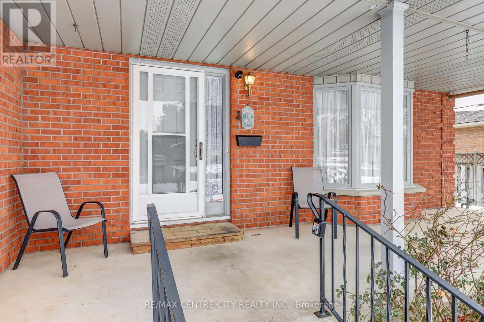 95 DUFFERIN STREET — Aylmer, Ontario - Photo 3 of 30