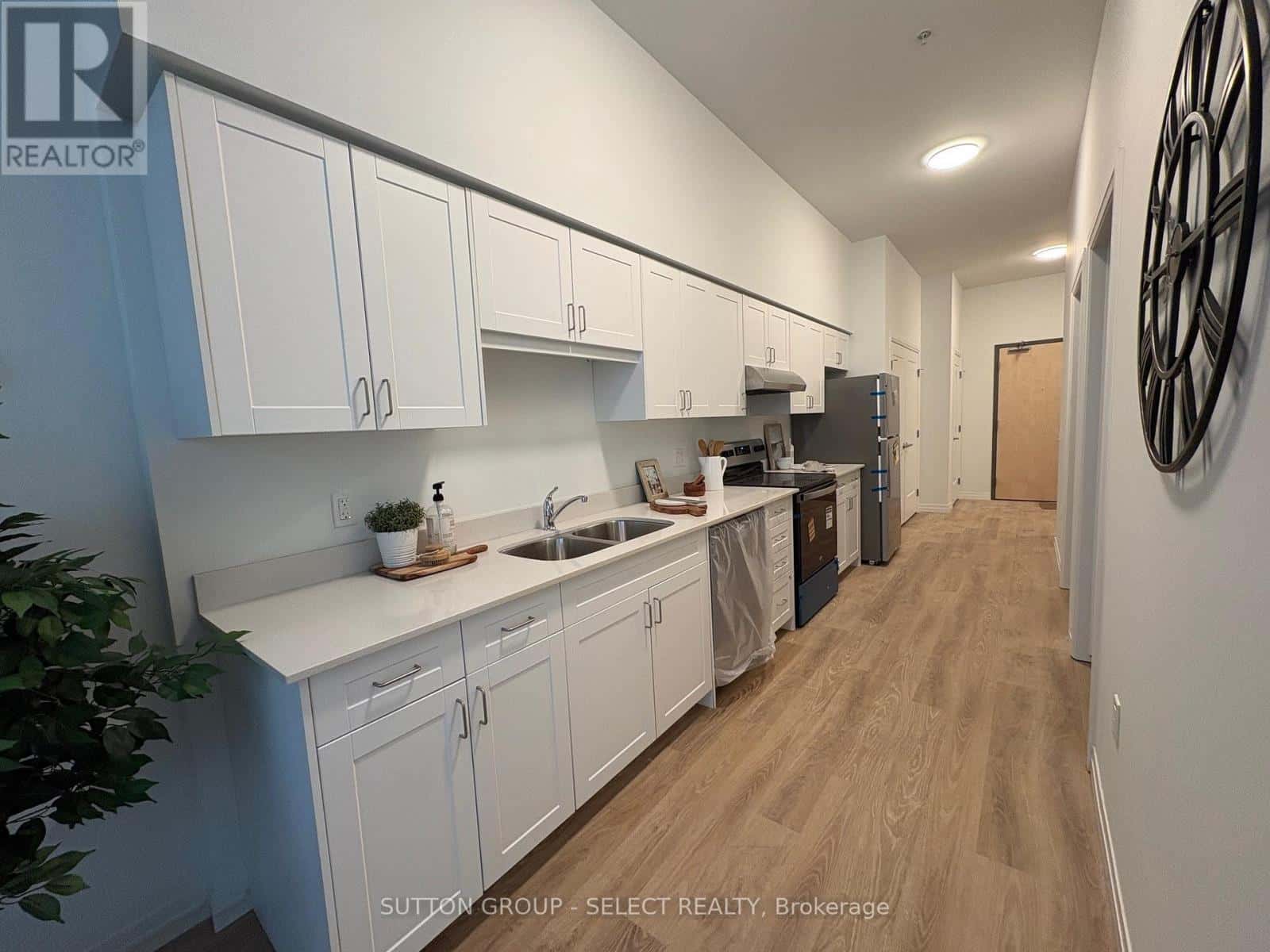 London East (East K) — London East (East K) - Photo 2 of 9