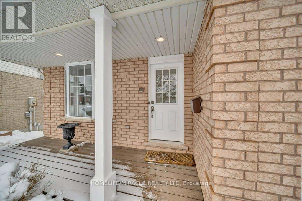 Kitchener — Kitchener - Photo 2 of 48