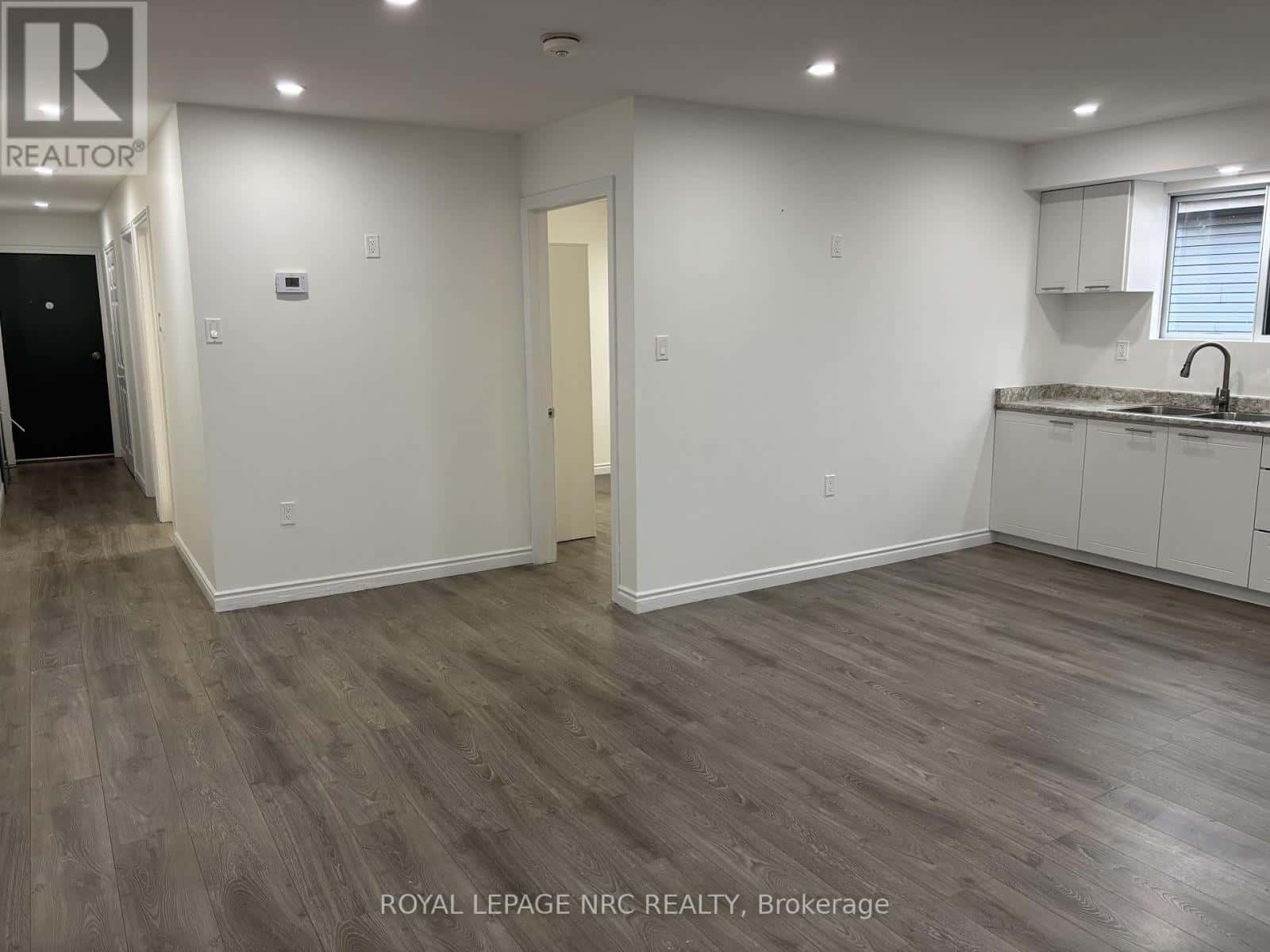 Port Colborne (Main Street) — Port Colborne (Main Street) - Photo 3 of 14