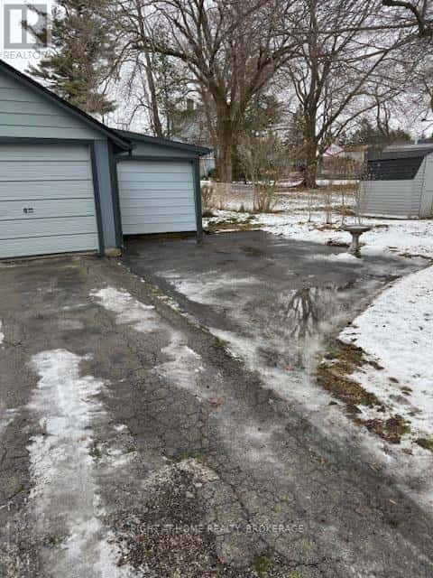 Fort Erie (Crystal Beach) — Fort Erie (Crystal Beach) - Photo 2 of 47