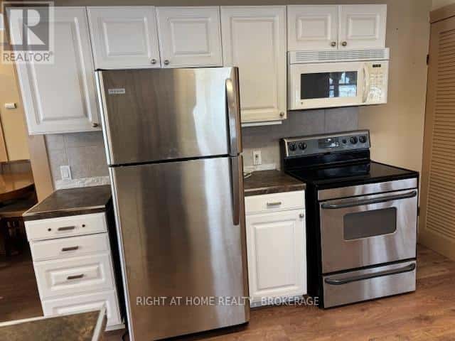 Fort Erie (Crystal Beach) — Fort Erie (Crystal Beach) - Photo 4 of 47