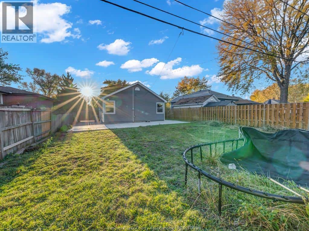 Windsor — Windsor - Photo 5 of 46