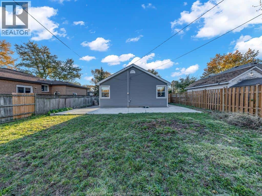 Windsor — Windsor - Photo 3 of 46