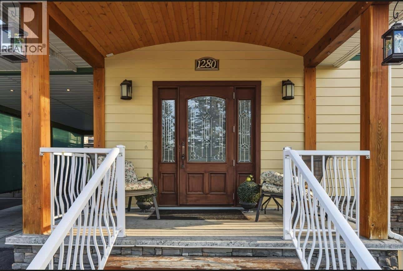 1280 N ELEVENTH AVENUE — Williams Lake, British Columbia - Photo 3 of 40