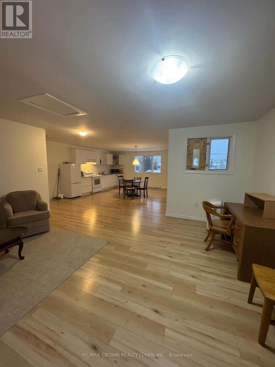 North Bay (Central) — North Bay (Central) - Photo 4 of 17