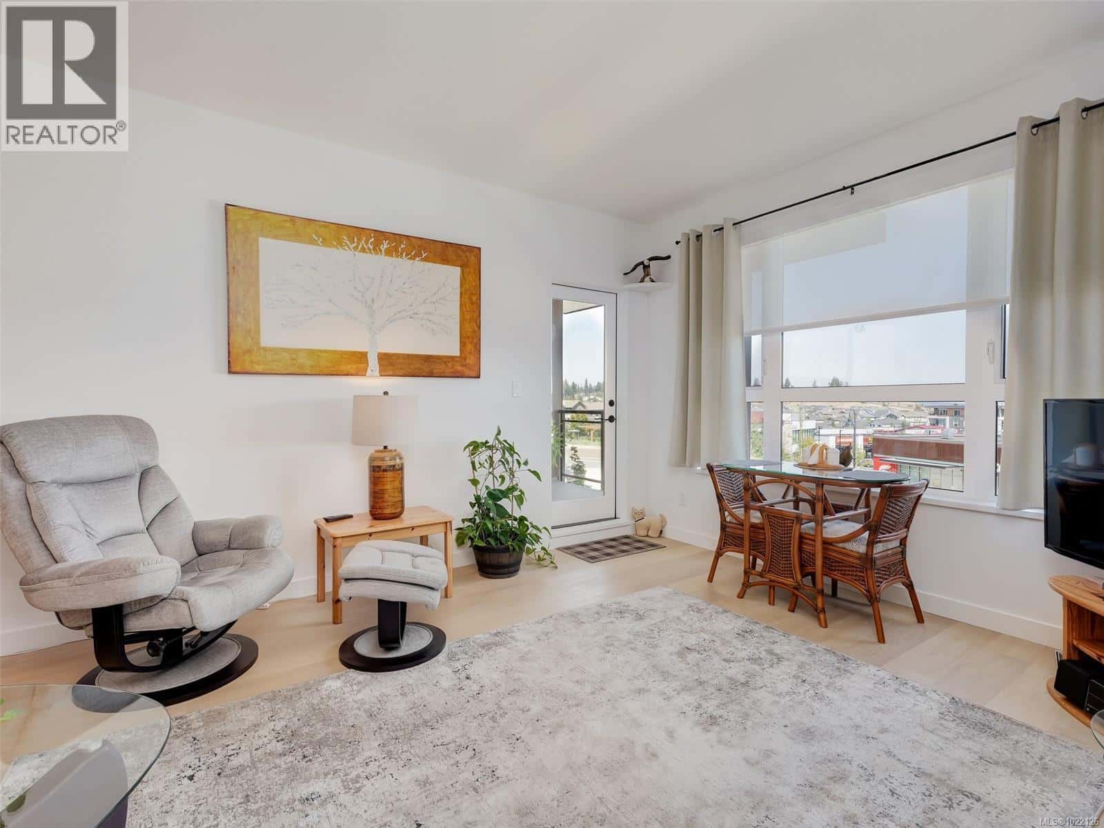 Colwood — Colwood - Photo 5 of 26