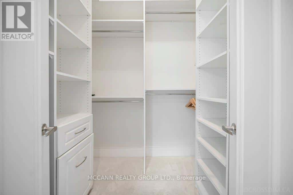 Toronto (Mount Pleasant East) — Toronto (Mount Pleasant East) - Photo 4 of 40