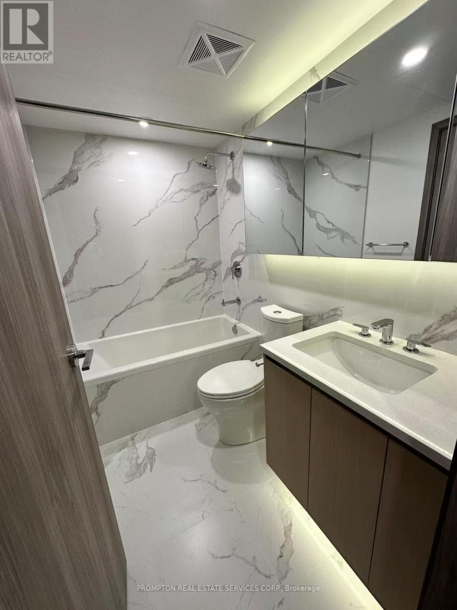 Toronto (Waterfront Communities) — Toronto (Waterfront Communities) - Main photo