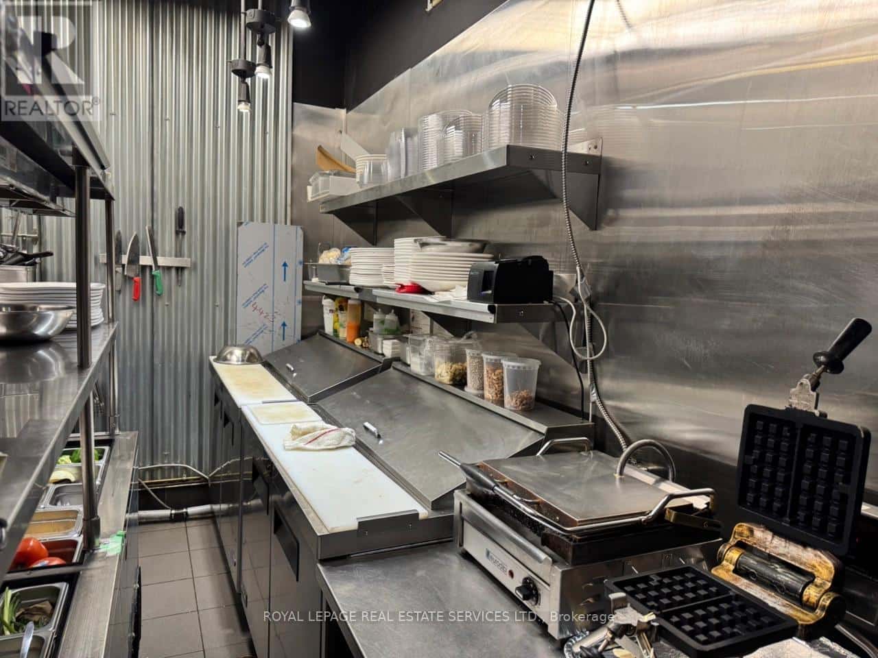 Toronto (The Beaches) — Toronto (The Beaches) - Photo 3 of 16