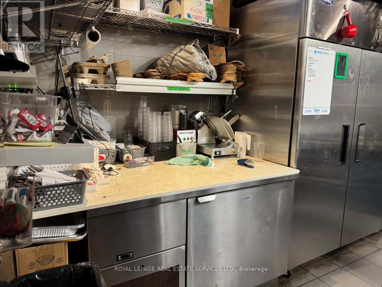 Toronto (The Beaches) — Toronto (The Beaches) - Photo 2 of 15