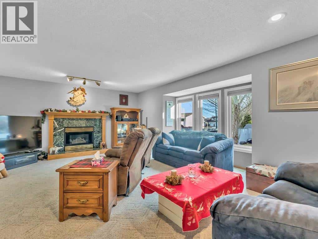 87 Prairie Drive NE — Medicine Hat - Photo 4 of 44