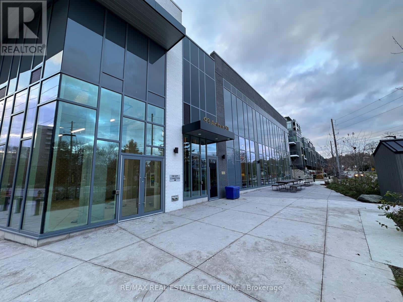 Guelph (St. Patrick's Ward) — Guelph (St. Patrick's Ward) - Photo 2 of 48