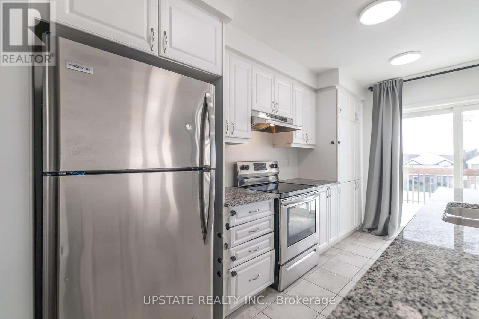 Kitchener — Kitchener - Photo 4 of 35