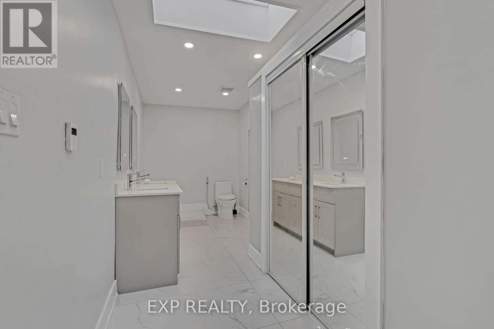 23 LYNDHURST STREET — Hamilton (Industrial Sector) - Photo 5 of 50