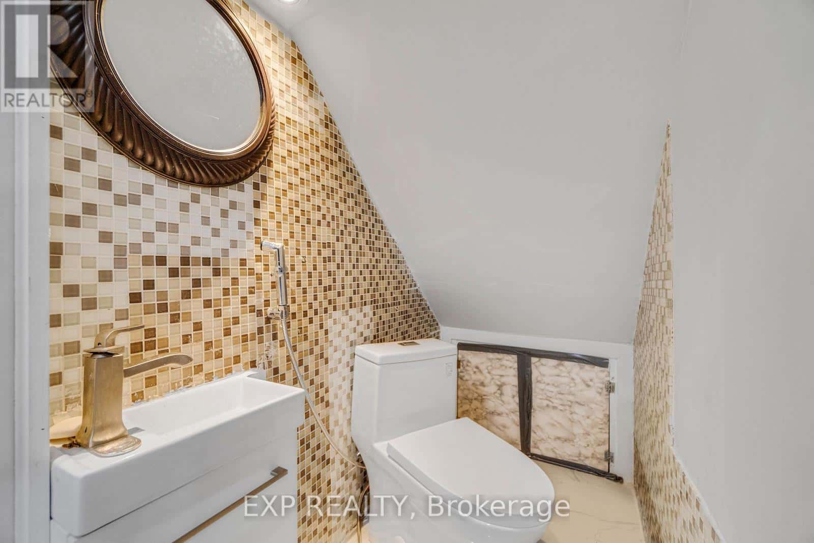 23 LYNDHURST STREET — Hamilton (Industrial Sector) - Photo 4 of 50