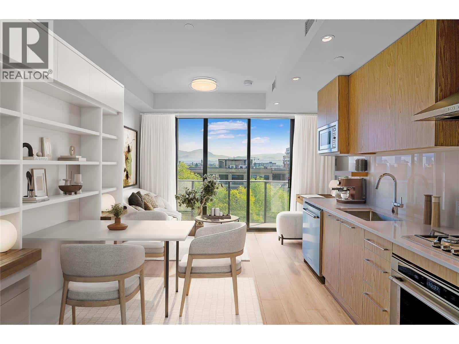 Kelowna — Kelowna - Photo 3 of 11