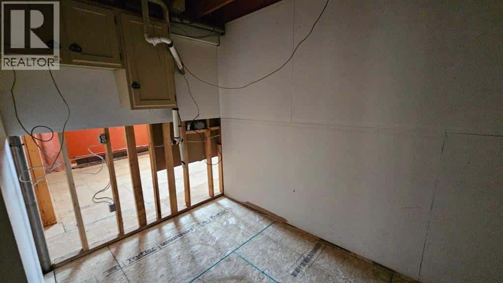 Coronation — Coronation - Photo 2 of 39