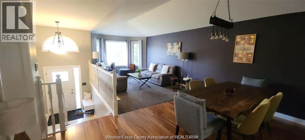 Windsor — Windsor - Photo 3 of 21