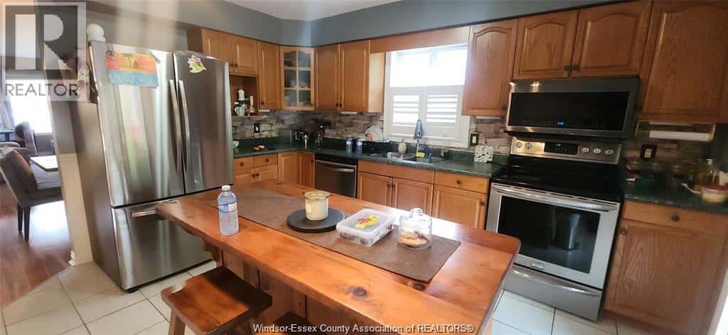 Windsor — Windsor - Photo 4 of 21