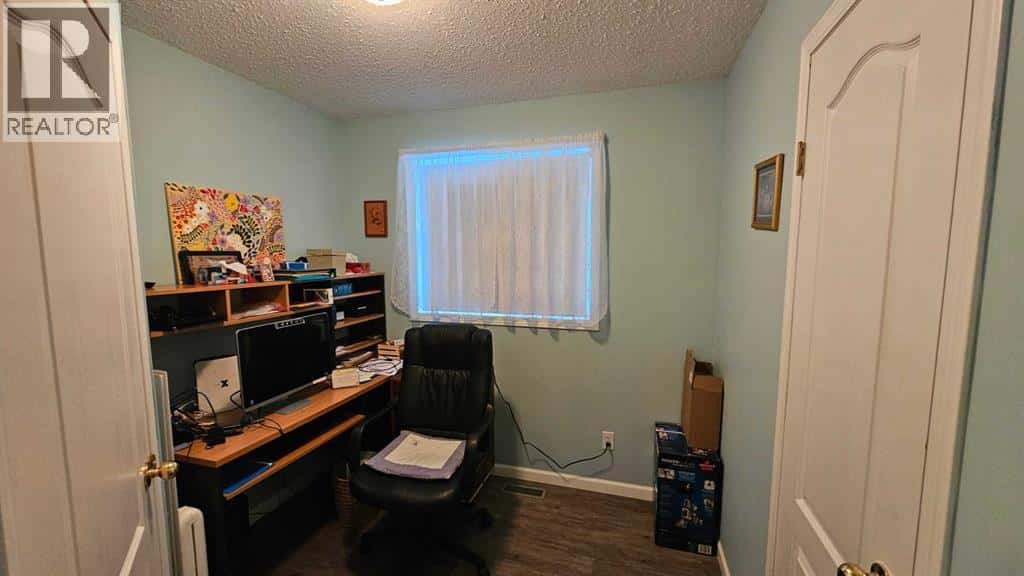 Coronation — Coronation - Photo 4 of 28