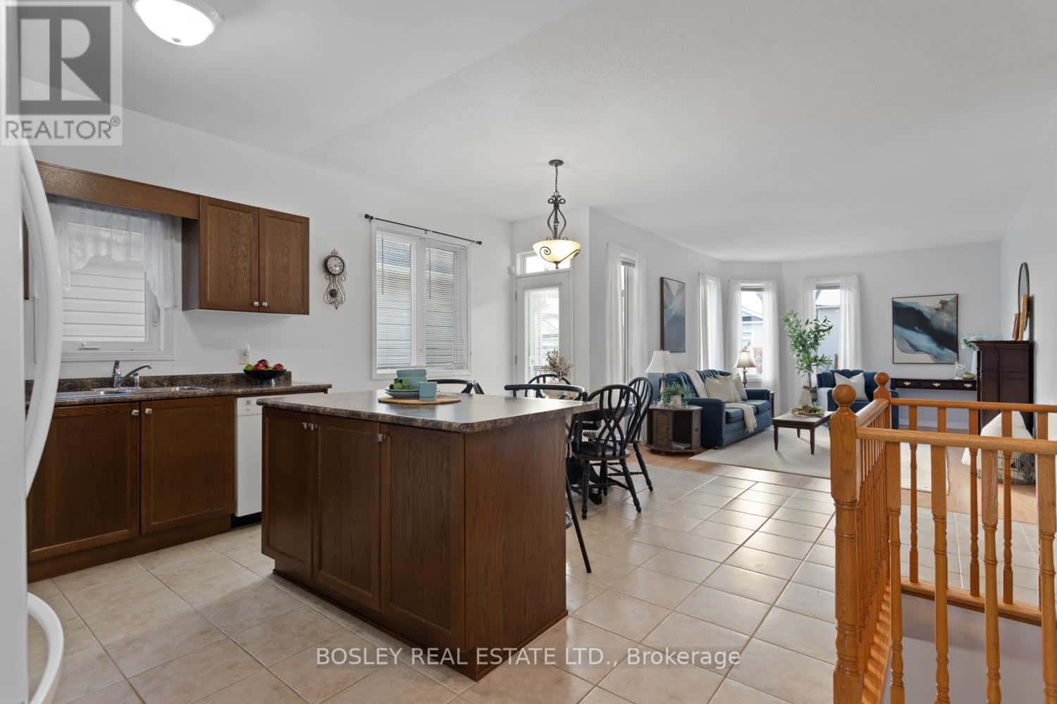 673 PRINCE OF WALES DRIVE — Cobourg - Photo 2 of 42