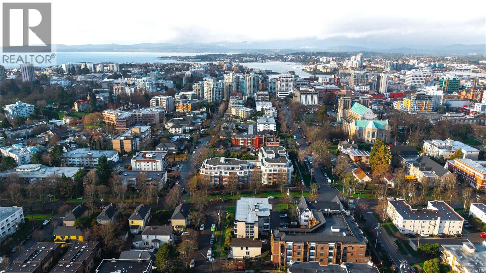 415 999 Burdett Ave — Victoria - Photo 2 of 59