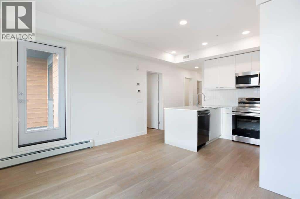 Calgary — Calgary - Photo 5 of 24