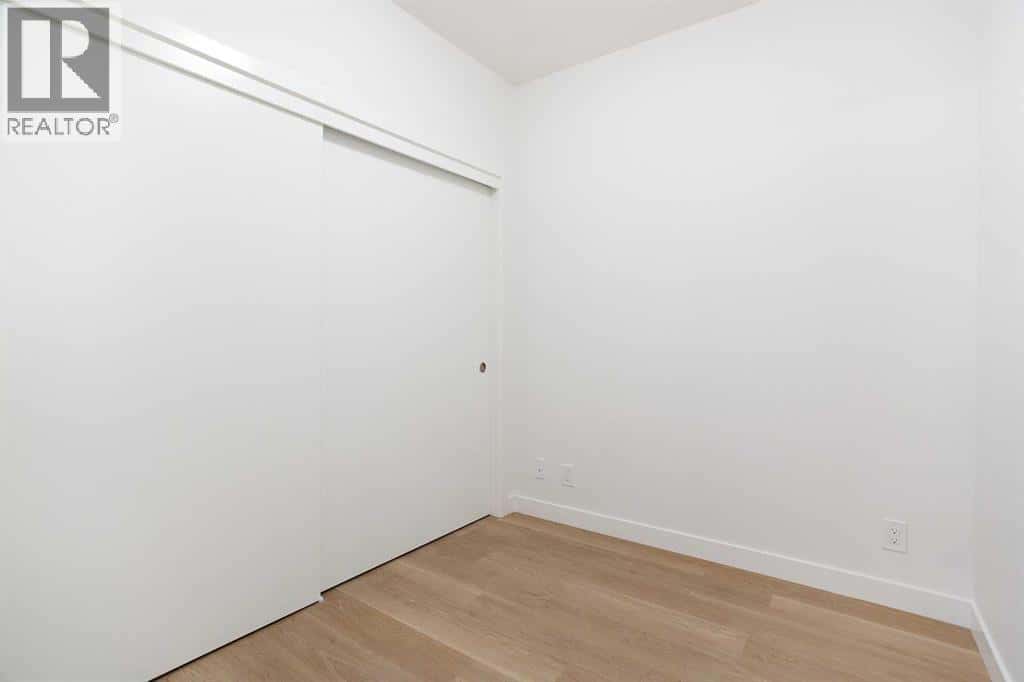 Calgary — Calgary - Photo 3 of 24