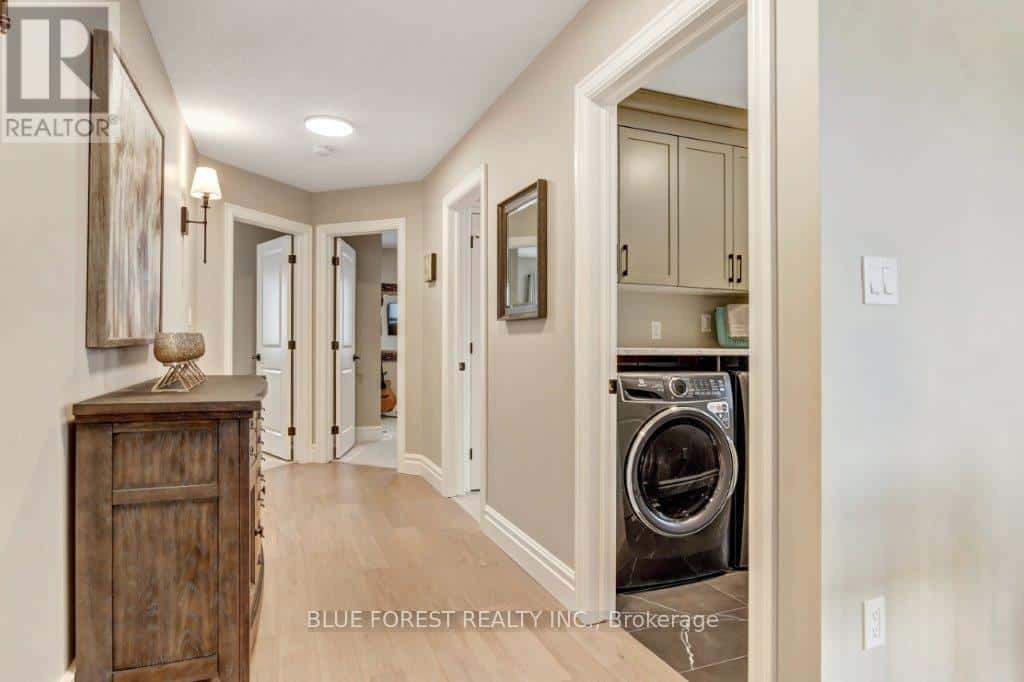 192 FOXBOROUGH PLACE — Thames Centre (Thorndale) - Photo 2 of 35