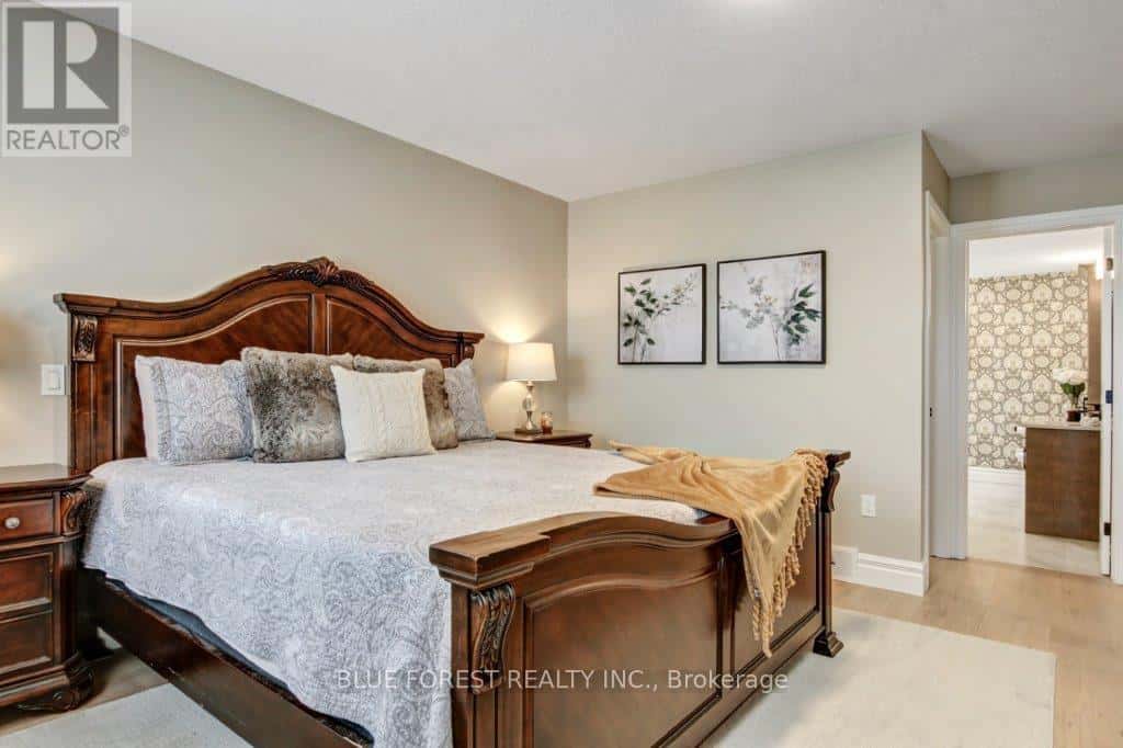 192 FOXBOROUGH PLACE — Thames Centre (Thorndale) - Photo 3 of 35