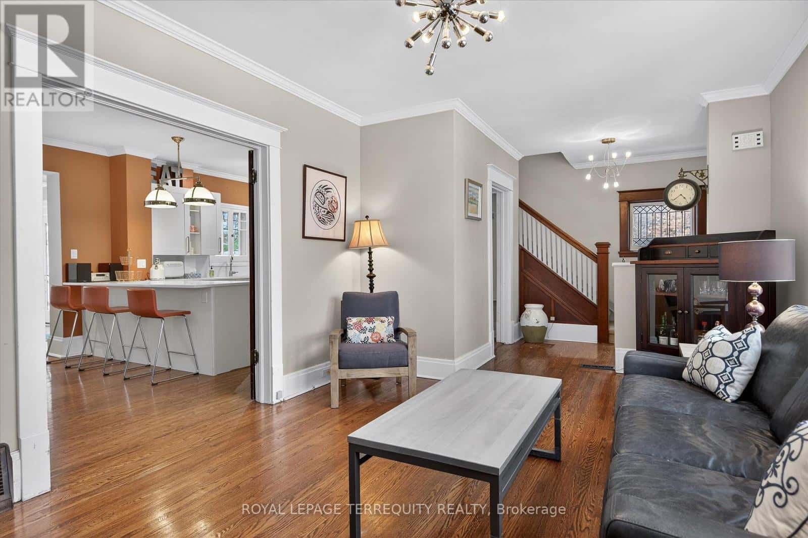 53 BENSON AVENUE — Peterborough (Northcrest Ward 5), Ontario - Photo 3 of 33