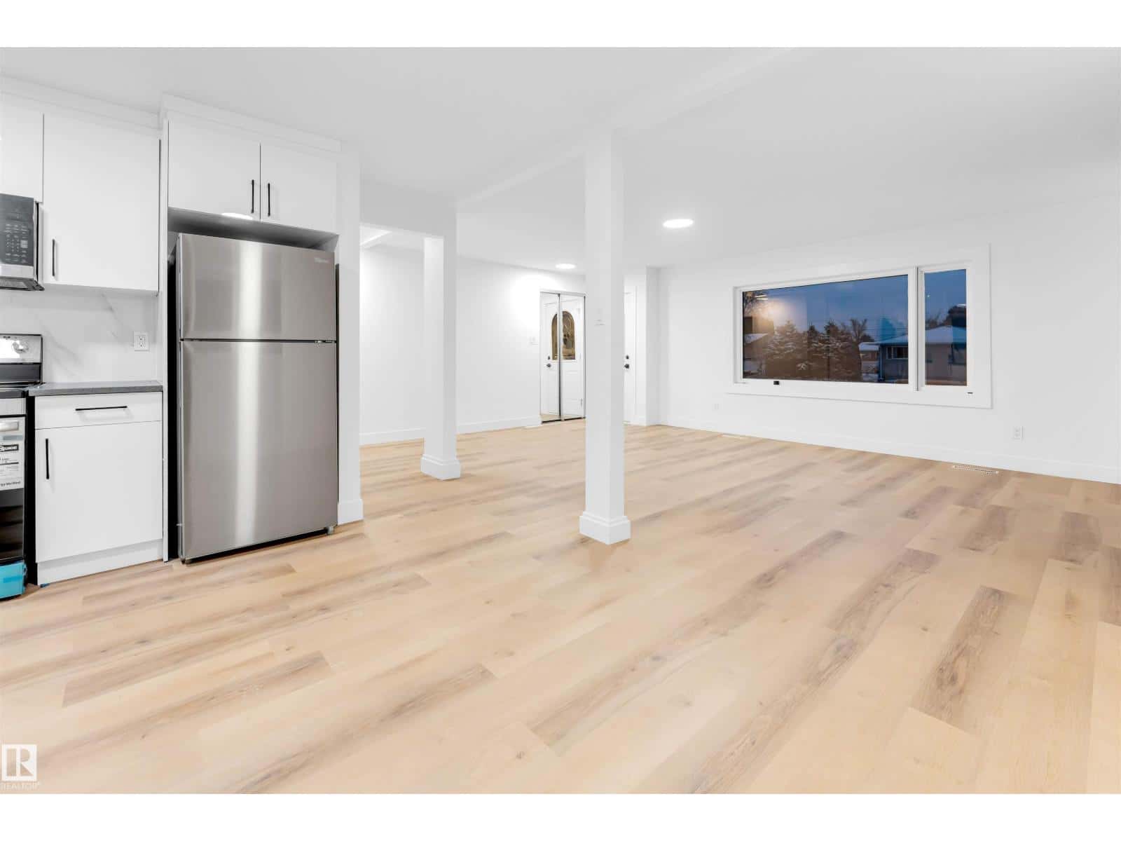 Edmonton — Edmonton - Photo 3 of 36