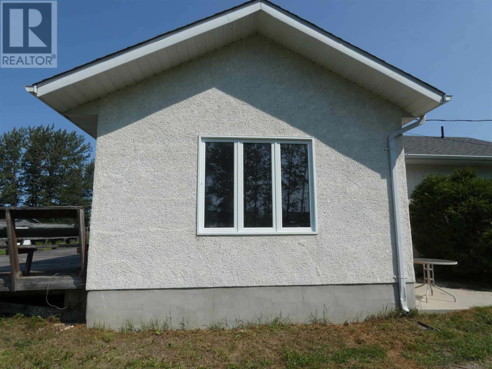 162 Kenogami RD — Longlac, Ontario - Photo 4 of 33