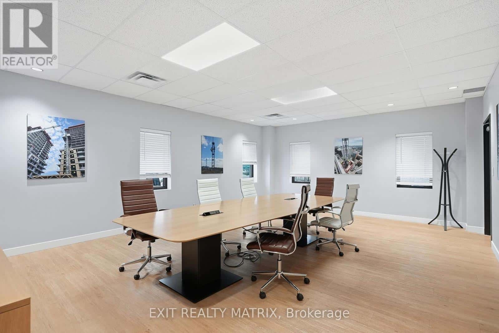 224 ROBOT STREET — Russell - Photo 2 of 45