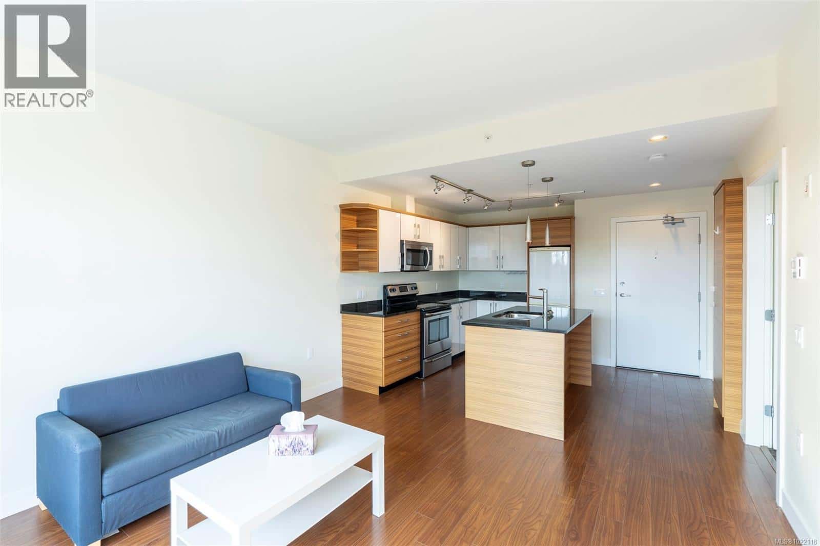 Saanich — Saanich - Photo 3 of 20