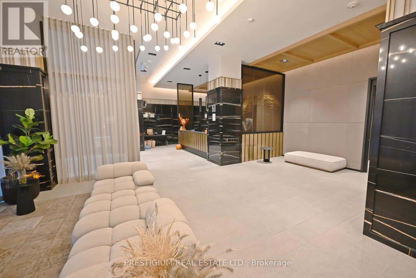 Toronto (Waterfront Communities) — Toronto (Waterfront Communities) - Photo 4 of 30