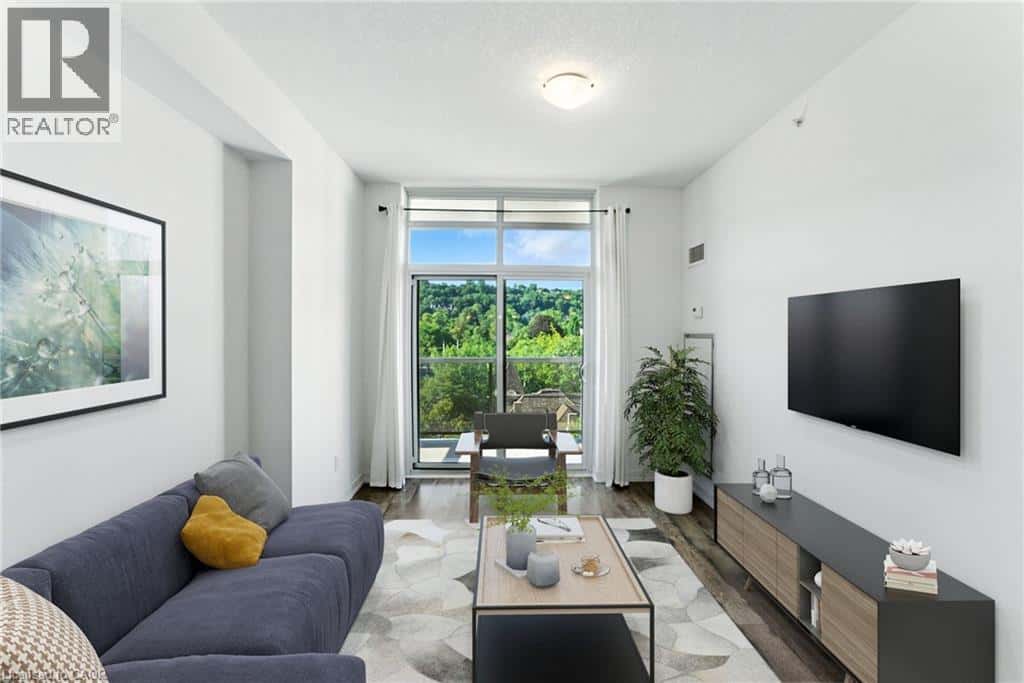 Hamilton — Hamilton - Photo 2 of 35