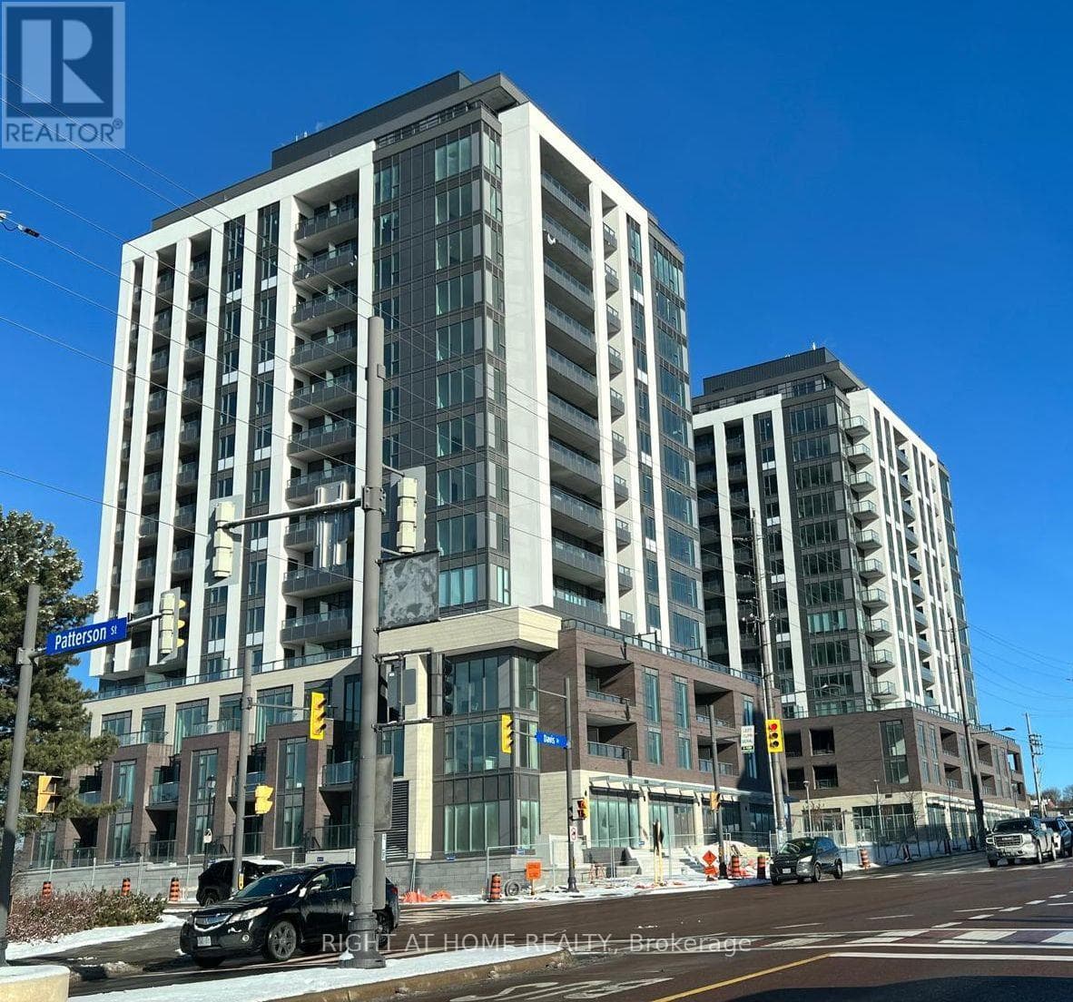 B705 - 705 DAVIS DRIVE — Newmarket (Huron Heights-Leslie Valley) - Main photo