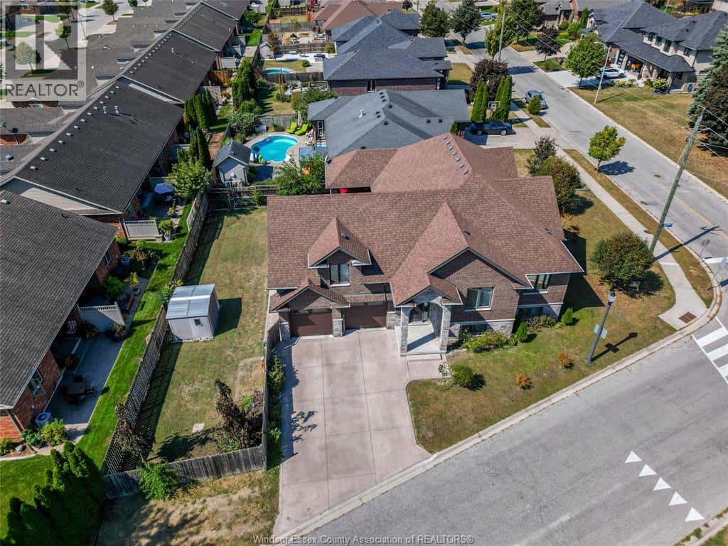 498 SACRED HEART DRIVE — LaSalle - Photo 4 of 50